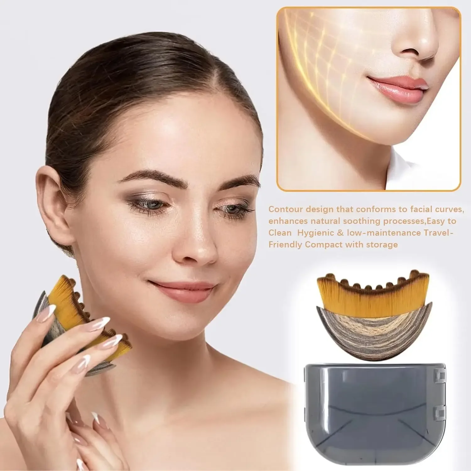 Mujer sosteniendo el cepillo facial junto a su estuche protector de plástico.